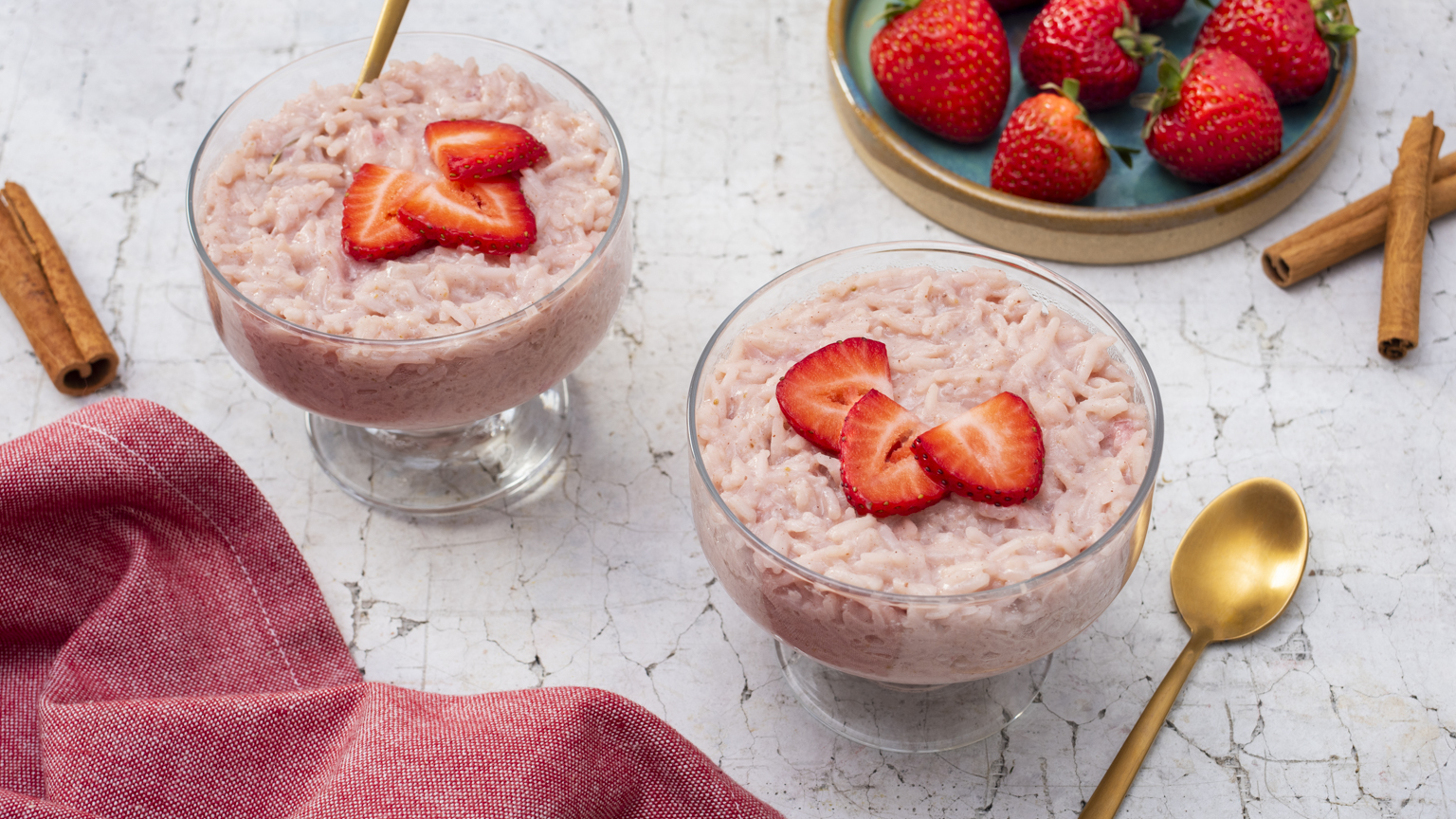 Instant Pot Strawberries ‘n’ Cream Rice Pudding